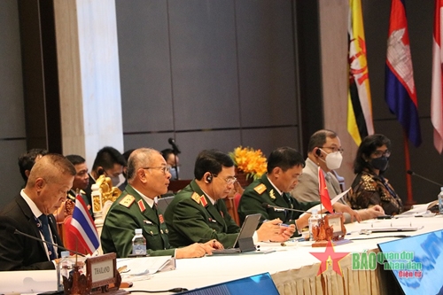 Hội nghị Bộ trưởng Quốc phòng các nước ASEAN lần thứ 16 thông qua Tuyên bố chung